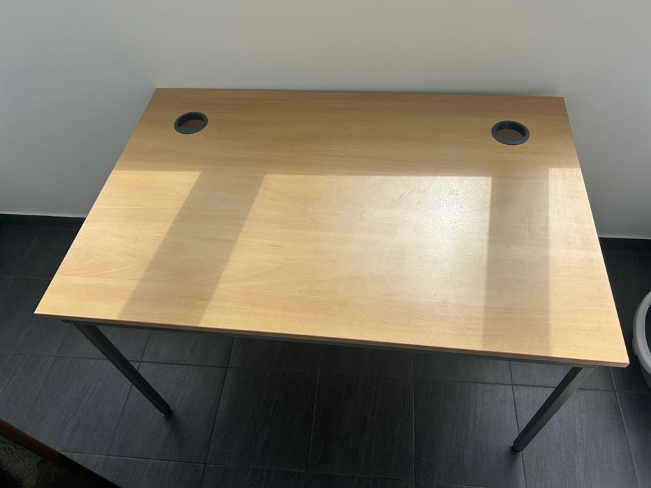 Бюро 120x60 в перфектно състояние