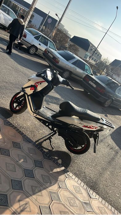 Скутер Макси спорт