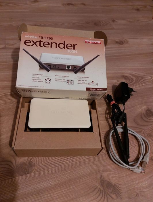 Vând Sitecom Wireless Range Extender 300N, perfect funcţional!