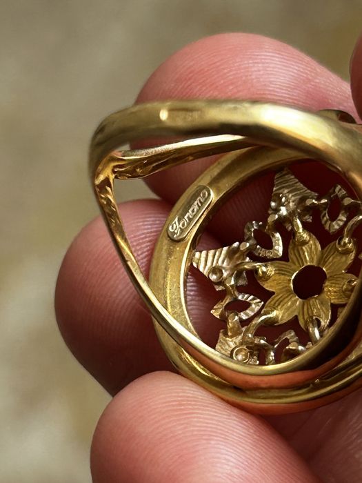 Продам кольцо 750 пробы