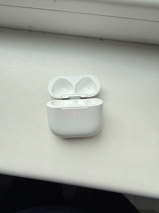 Apple Airbods 4 (Только кейс) оригинал
