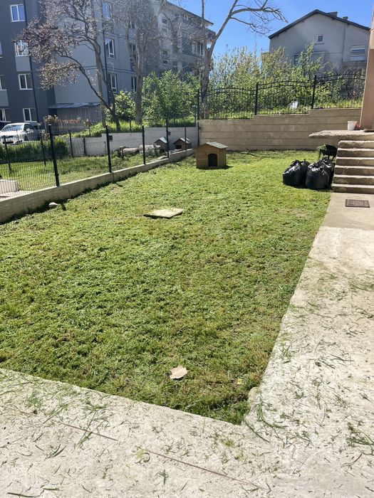 Косене на трева. Рязане на дървета