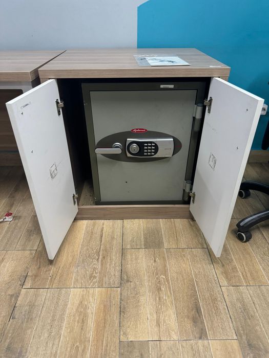 Продается офисная мебель