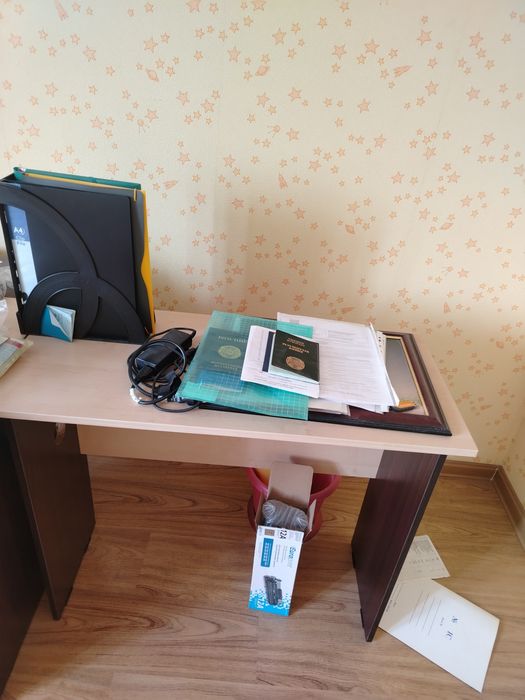 Срочно арзанға Большой офис стол с тумбами