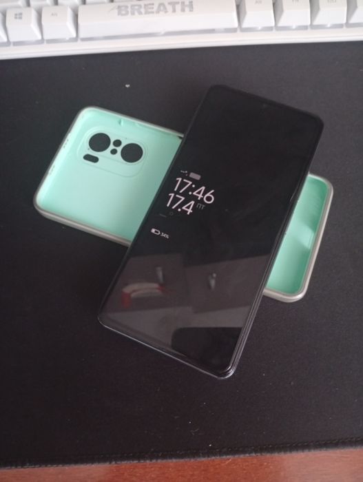 Продам телефон poco f3