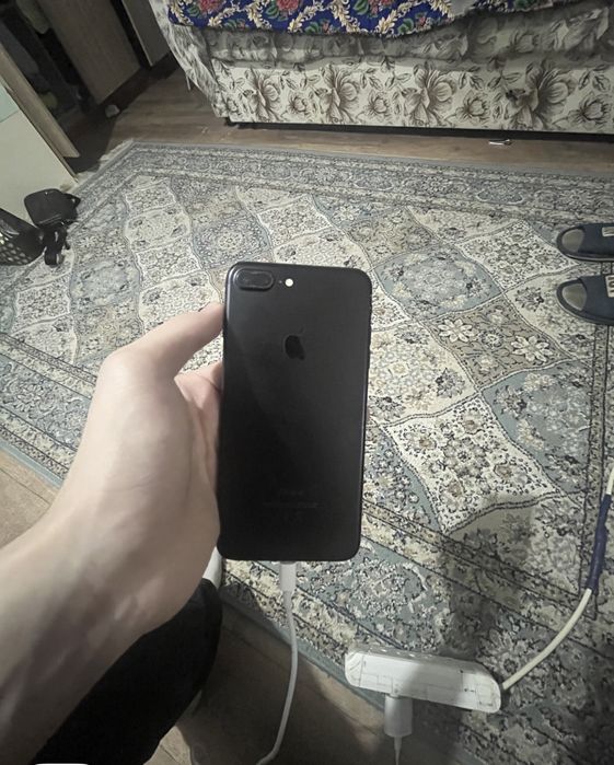 Apple 7+ айфон 7+