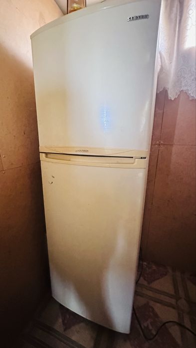 продается холодилник