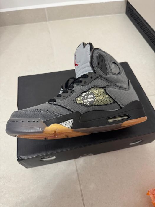 Ediție limitată Air Jordan 5 Off white