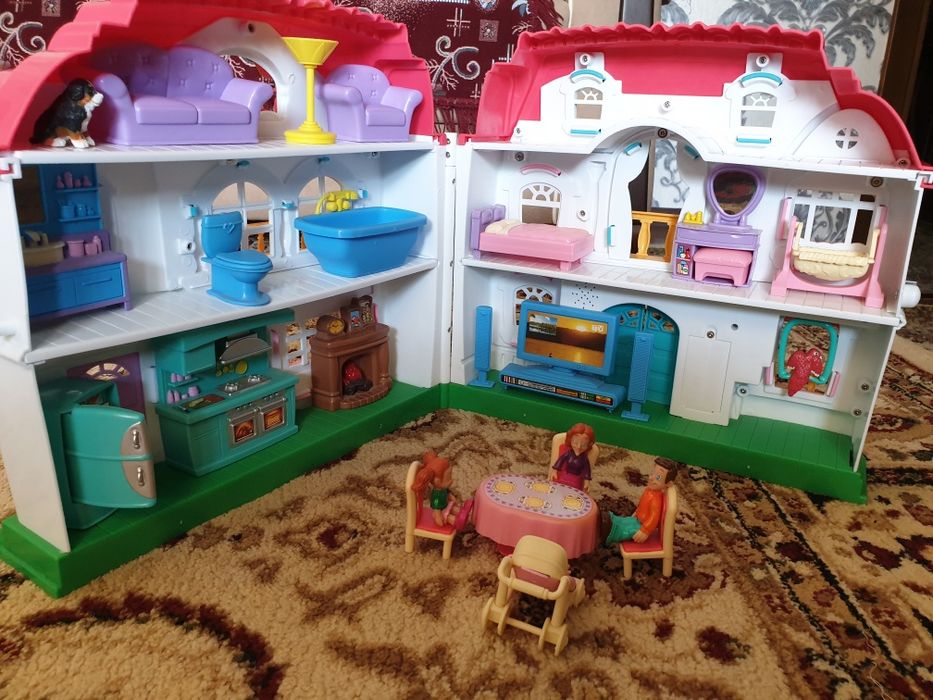 Домик с куклами .