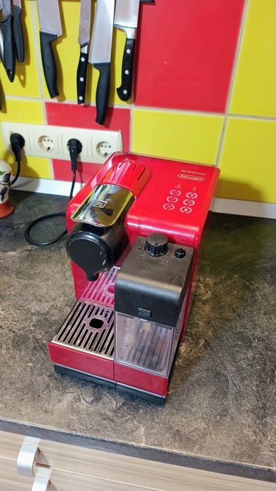 Espressor Delonghi Lattissima touch capsule Nespresso