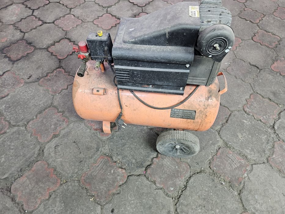 Продам компрессор на 50 литров