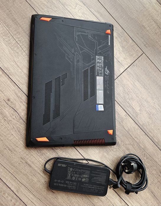 Asus ROG STRIX / Intel® Core™ i7 / NVIDIA GTX 1050