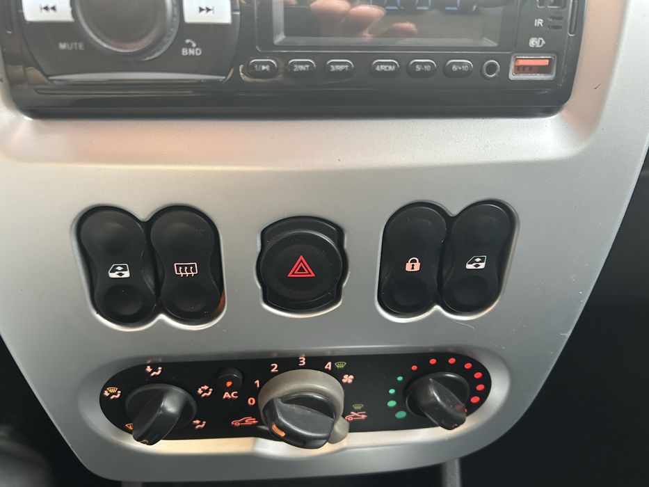 Logan Mcv 1.5 dci 85 cai 7 locuri