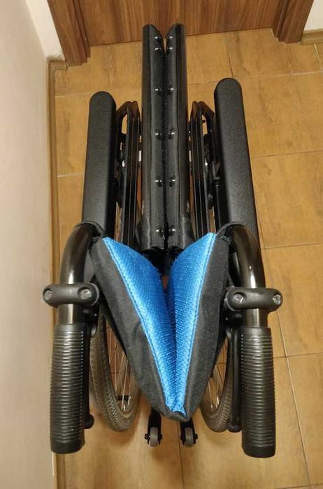 Ръчна инвалидна количка VITEA CARE CAMELEON [VCWK9AC] - 45 см седалка