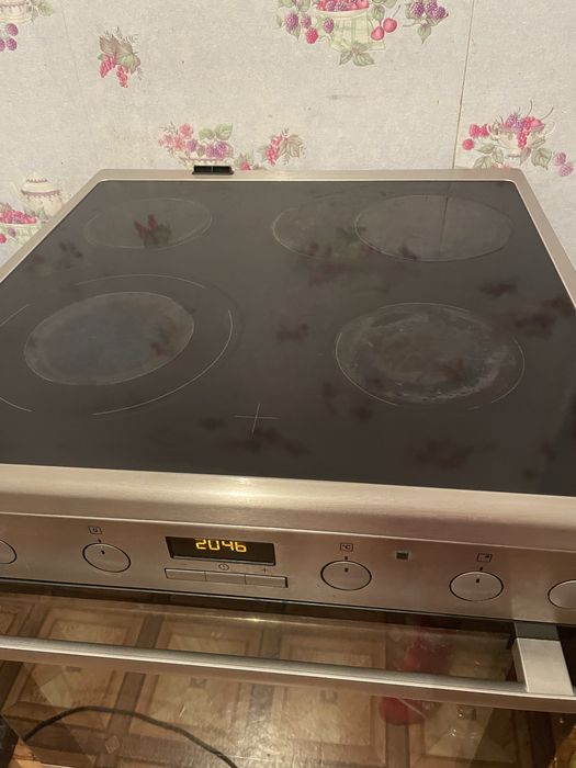 Продам электрическую плиту