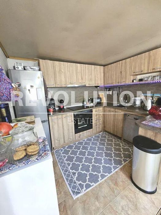 Kъща в района на Цветен квартал!