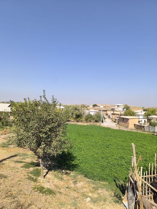 Участка сотилади 10 соток