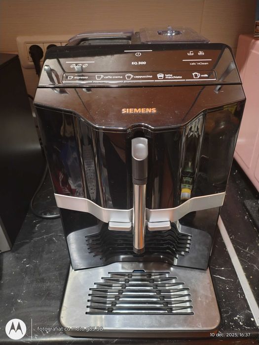 Expresor cafea Siemens EQ.300 in perfecta stare de functionare.