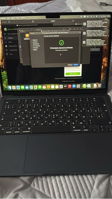 Apple macbook air 13.6