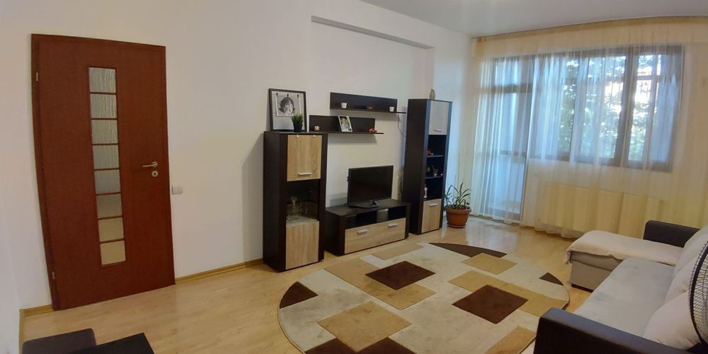 Inchiriez apartament cu două camere in Cartierul Latin