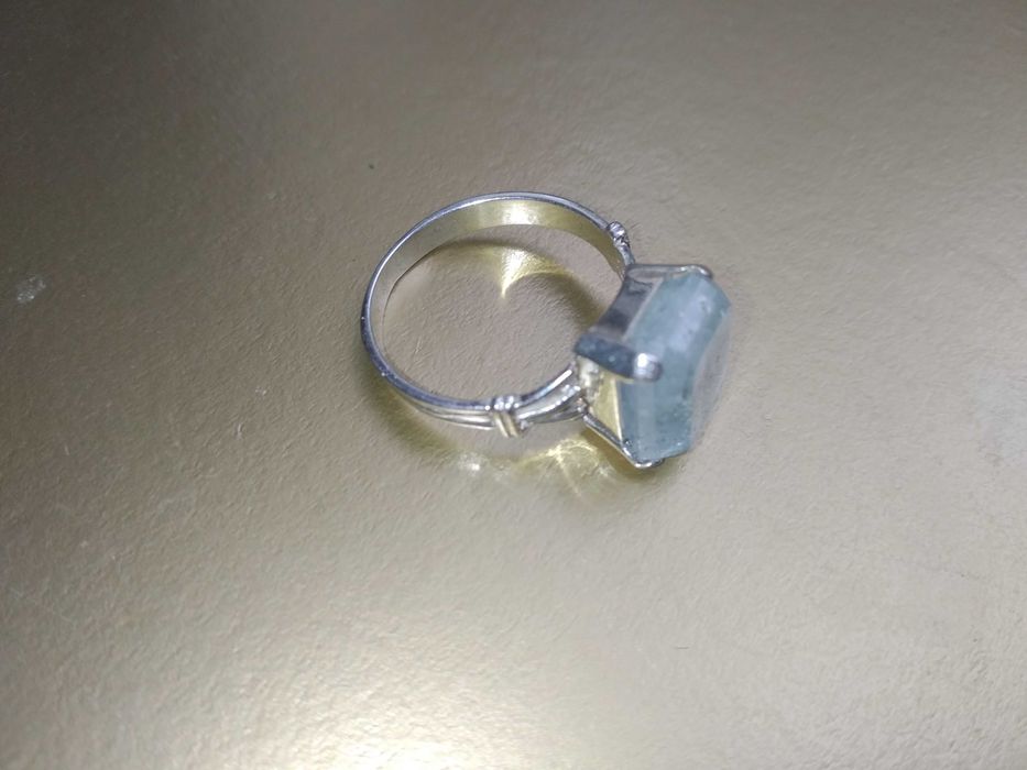 Серебряное кольцо с камнем АКВАМАРИН