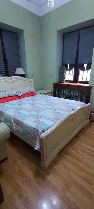 Участок 4 сотки 2 этажа Угловой, фасад 20 метров. Уста-Ширин