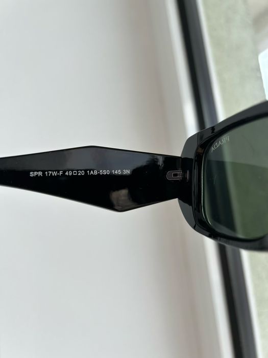 Vand ochelari Prada