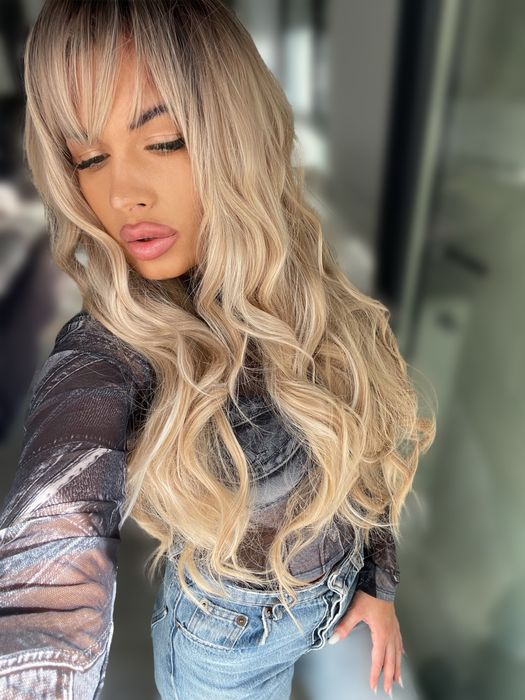 Peruca lunga blonda cu suvite