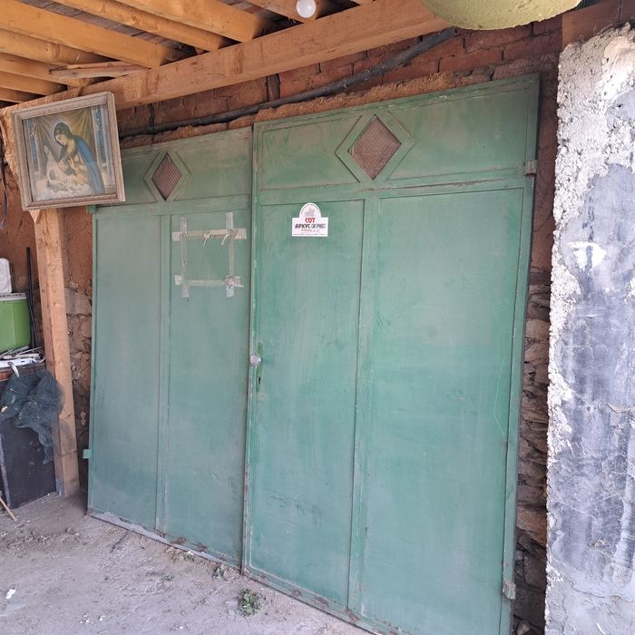 Желязни гаражни врати