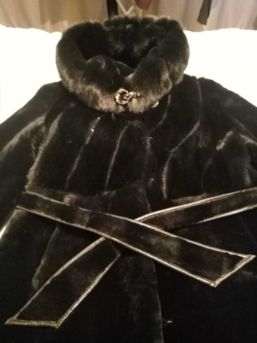 Шуба мутон с норкой