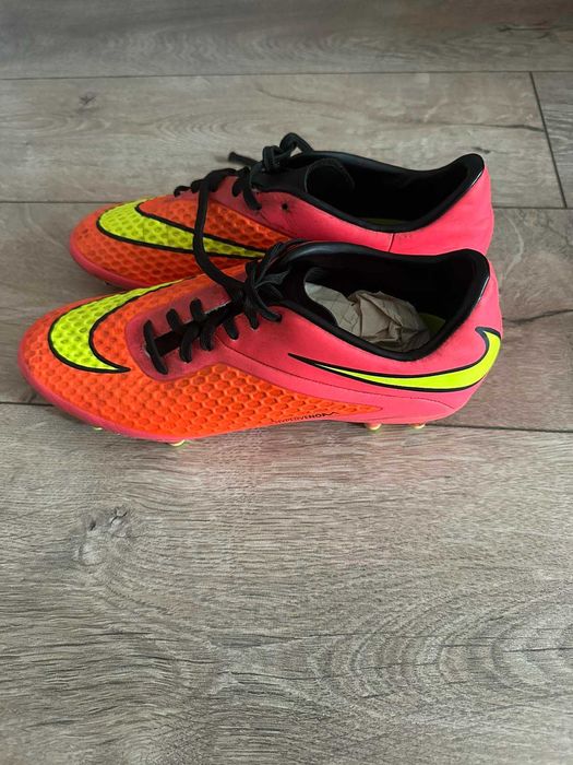 Футболни бутонки Найк