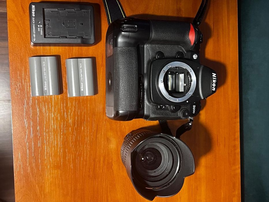 Фотоаппарат Nikon D200
