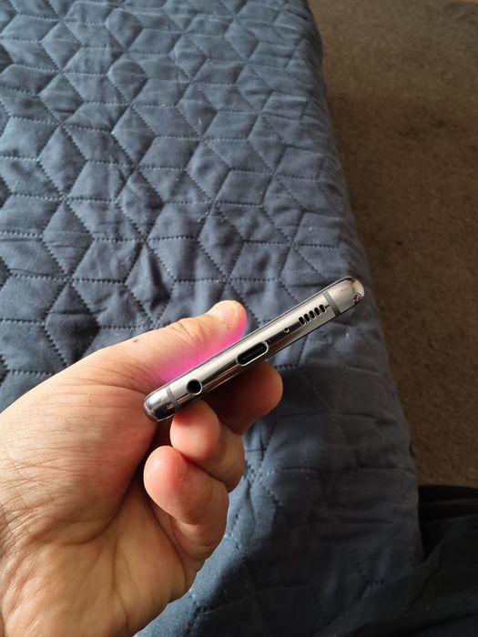 Telefon Samsung s10 - stare foarte buna