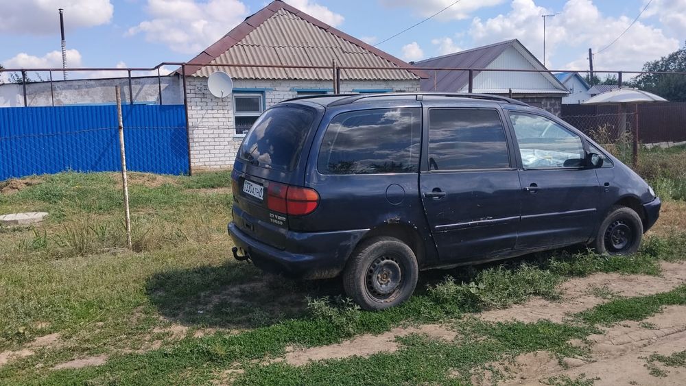 Продам машину Фольксваген Шаран