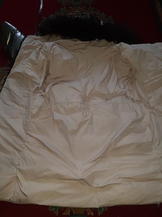 Продам куртку на девочку