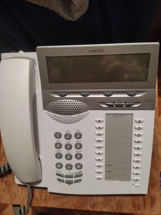 Продам гитару, ковёр, телефон