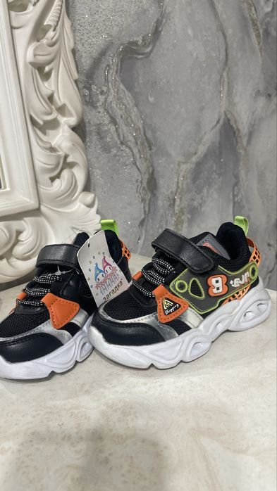 Обувь детский . Кросовка 27рр