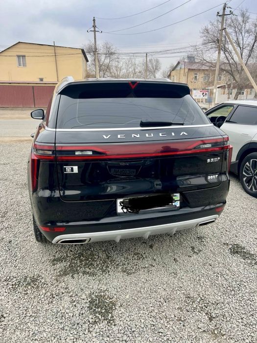 Dongfeng Nissan Venucia