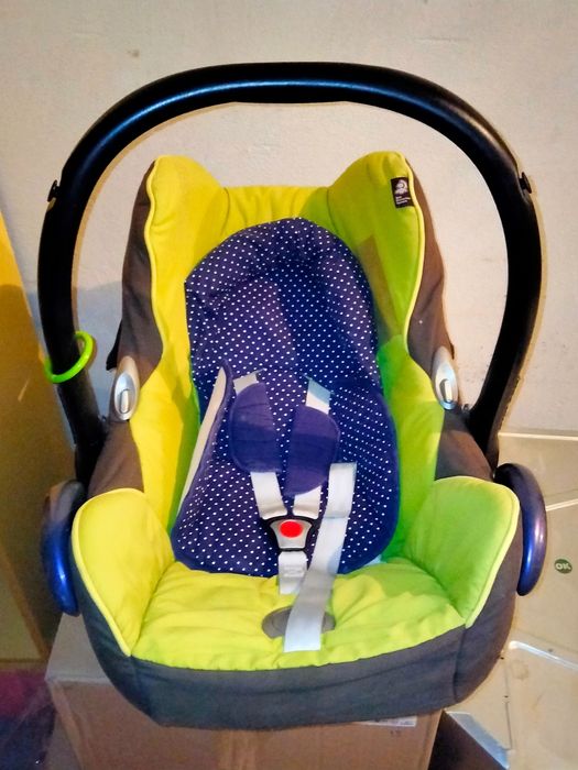 Бебешко кошче Maxi Cosy за кола или количка