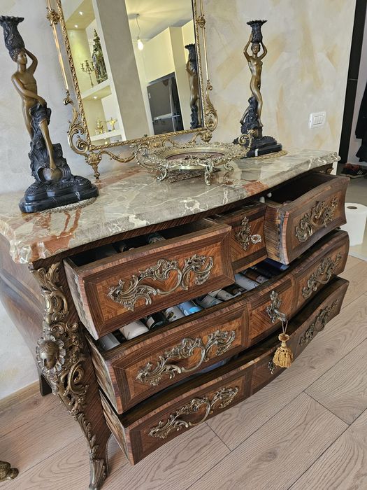 Comoda Louis xv, superba cu oglinda bronz