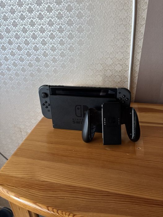 Nintendo Switch с три игри