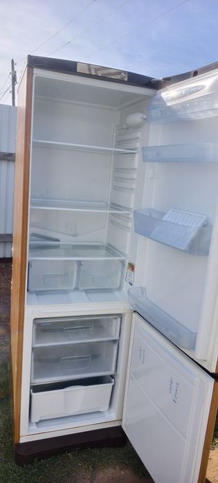 Продам холодильник indesit, в отличном состоянии