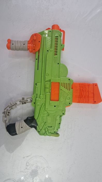 Продается nerf zombi strike в отличном состоянии