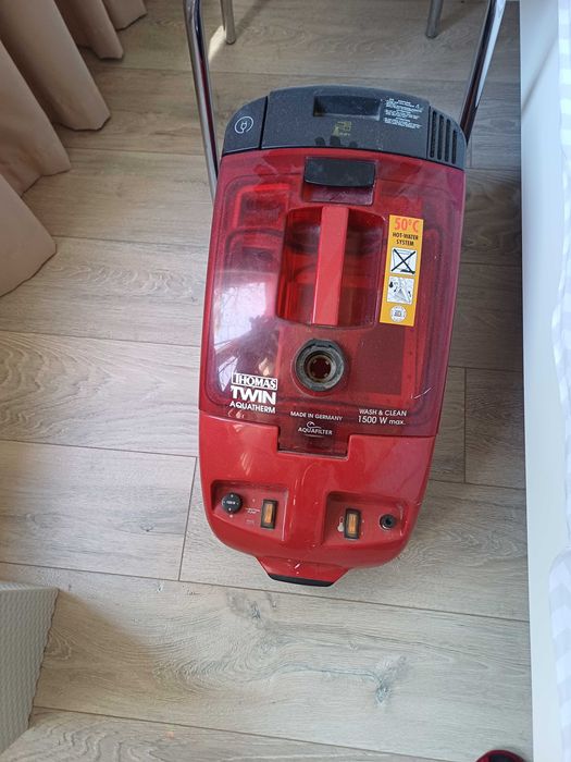 Продам пылесос Tomas,в хорошем рабочем состоянии