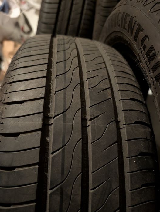 Anvelope de vară Goodyear EfficientGrip Performance  (195/55 R16 )
4 anvelope vară Goodyear EfficientGrip Performance