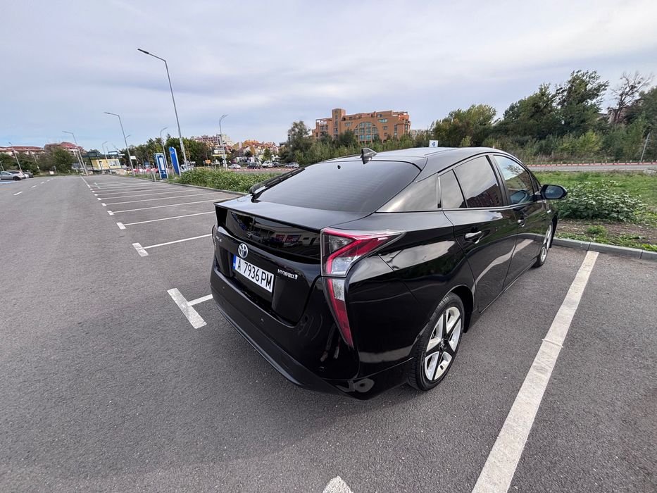 Toyota Prius продава се €10500
