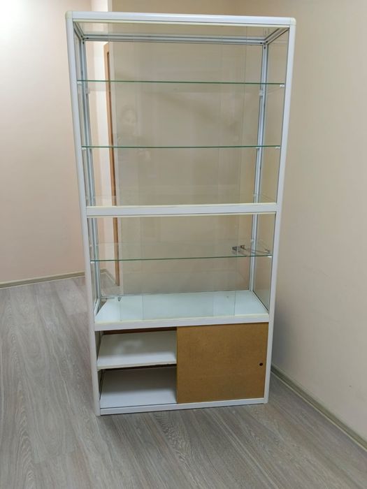 Стеклянная витрина 20 тыс тг торг