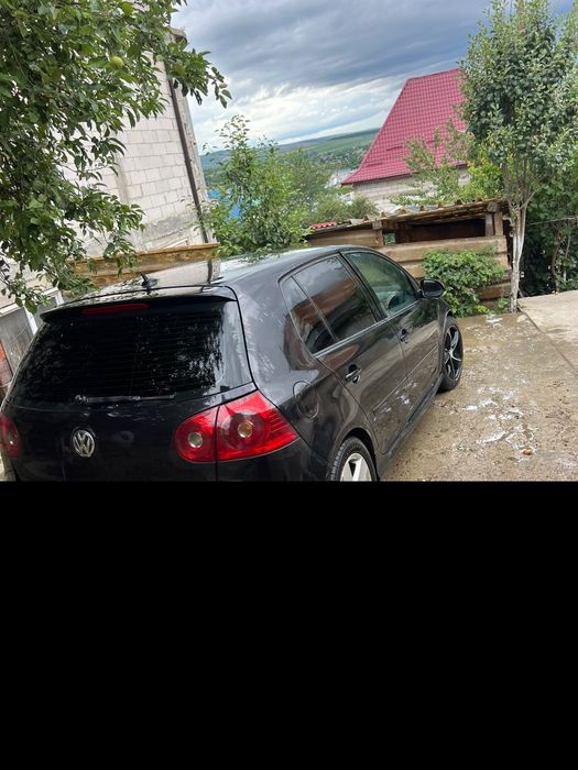 Vând Golf V 2 0 diesel