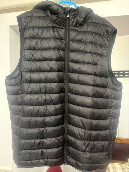 Vesta + geaca cu gluga ( CITITI ANUNTUL )