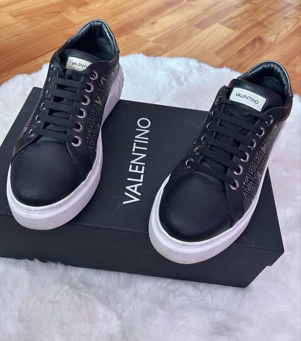 Дамски кецове Valentino & Balenciaga 39 номер цената е за двата чефта